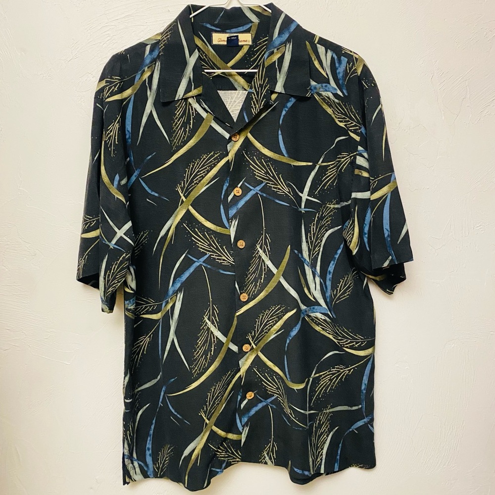 Vintage Tommy Bahama Short Sleeved 100% Silk Button Down Floral Hawaiian Shirt
